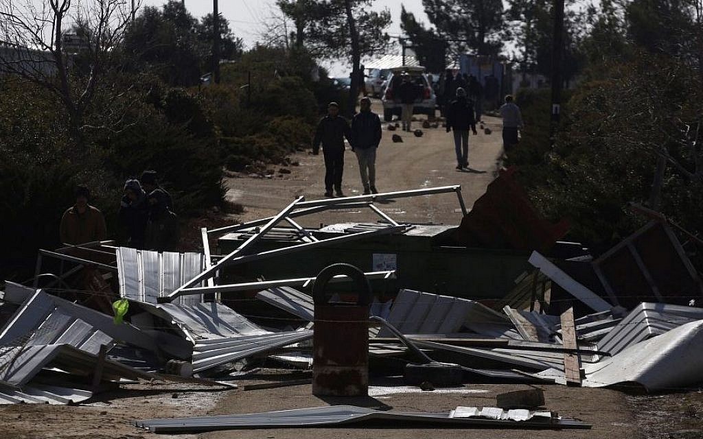 The evacuation of the illegal outpost of Amona, on February 1, 2017. (Hadas Parush/Flash90) The evacuation of the illegal outpost of Amona, on February 1, 2017. (Hadas Parush/Flash90)