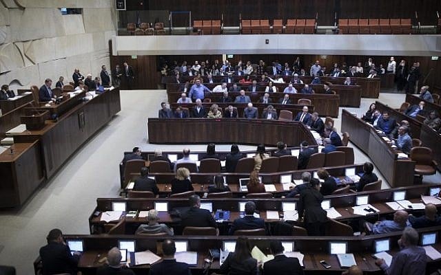 View of the plenum hall in the Israeli parliament on February 06, 2017 where members voted on the second and third reading of the so-called Regulation Bill. (Yonatan Sindel/Flash90)