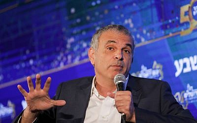 Finance Minister Moshe Kahlon addresses the annual B'Sheva Jerusalem Conference on February 13 2017. (Photo by Yonatan Sindel/Flash90)