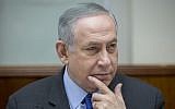 Prime Minister Benjamin Netanyahu leads the weekly cabinet meeting at the Prime Minister's Office in Jerusalem, February 19, 2017. (Olivier Fitoussi)