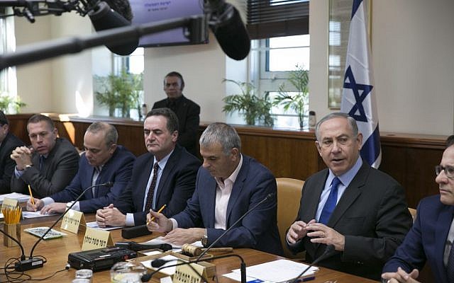 Prime Minister Benjamin Netanyahu leads the weekly cabinet meeting at his office in Jerusalem, on February 19, 2017.(Olivier Fitoussi/Flash90) Prime Minister Benjamin Netanyahu leads the weekly cabinet meeting at his office in Jerusalem, on February 19, 2017.(Olivier Fitoussi/Flash90)