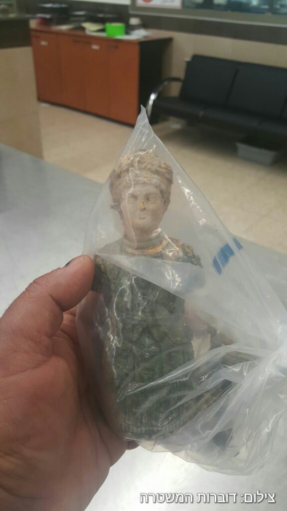 A Roman-era statuette confiscated by Israeli authorities from Palestinian man crossing into the West Bank at the Allenby Bridge on February 8, 2017. (Israel Police) A Roman-era statuette confiscated by Israeli authorities from Palestinian man crossing into the West Bank at the Allenby Bridge on February 8, 2017. (Israel Police)