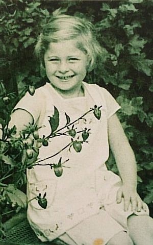 Karla Frenkel Raveh at age 7 in 1934 (Courtesy)