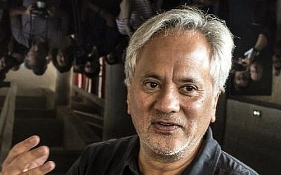 This file photo taken on September 9, 2015 shows British contemporary artist of Indian origin Anish Kapoor answering journalists' questions during a press conference in Eveux at the Dominican convent of Sainte-Marie de La Tourette. (AFP  / JEAN-PHILIPPE KSIAZEK)