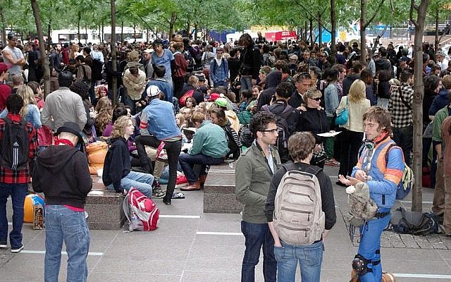 Protesters in Zuccotti Park in New York, September 2011. (CC BY 3.0, David Shankbone/Wikimedia)