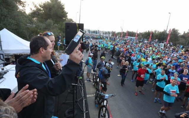 Jerusalem Mayor Nir Barkat marking the start of the 2017 Jerusalem Marathon. (Flash90) Jerusalem Mayor Nir Barkat marking the start of the 2017 Jerusalem Marathon. (Flash90)