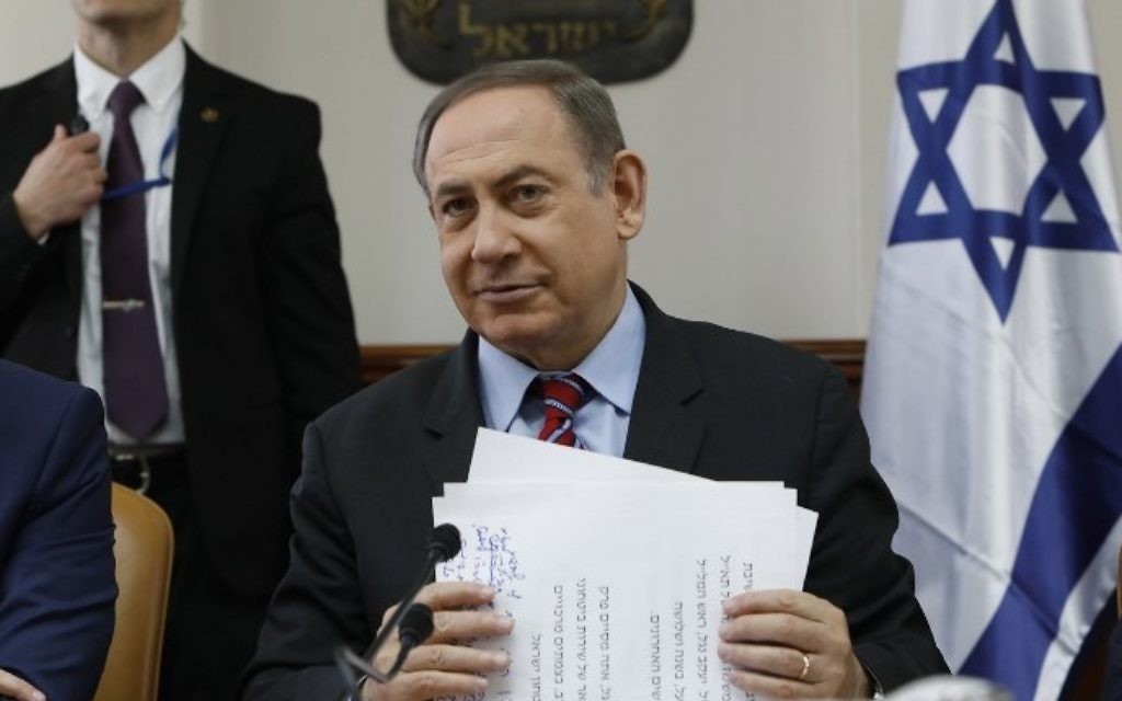 Prime Minister Benjamin Netanyahu chairs a cabinet meeting in Jerusalem, March 26, 2017. (AFP/Gali TIBBON)