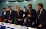 Prime Minister Benjamin Netanyahu (third from left) meets with Intel Corp. CEO Brian Krzanich (to his left) and Mobileye founders Amnon Shashua and Ziv Aviram , respectively first left and first right; (Courtesy: Haim Zach, GPO)