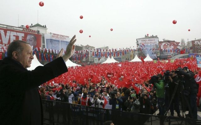 Turkey's President Recep Tayyip Erdogan addresses his supporters in Istanbul, March 11, 2017. (Kayhan Ozer/Pool Photo via AP) Turkey's President Recep Tayyip Erdogan addresses his supporters in Istanbul, March 11, 2017. (Kayhan Ozer/Pool Photo via AP)
