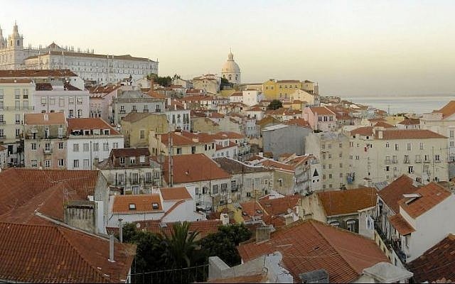 View of Alfama from Miradouro de Santa Luzia.
(CC BY 2.0 Miguel Vieira/Wikipedia) View of Alfama from Miradouro de Santa Luzia.
(CC BY 2.0 Miguel Vieira/Wikipedia)