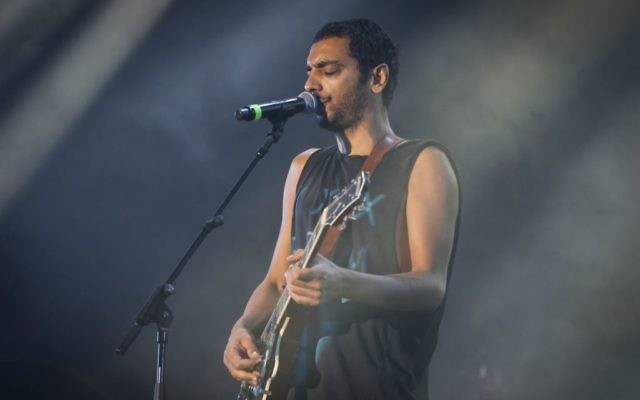 Dudu Tassa sings at a tribute concert for the late Israeli musical icon Arik Einstein in Tel Aviv on October 07, 2014.(FLASH90) Dudu Tassa sings at a tribute concert for the late Israeli musical icon Arik Einstein in Tel Aviv on October 07, 2014.(FLASH90)