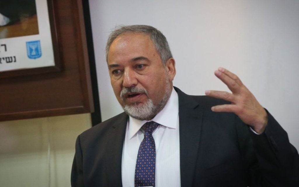 Defense Minister Avigdor Liberman visits the Tel Hashomer IDF base, where he spoke to new army recruits, on March 19, 2017. (Flash90)