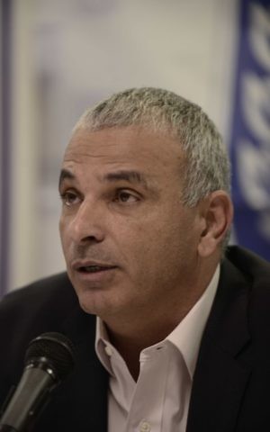 Finance Minister Moshe Kahlon speaks during a press conference at the Ministry of Education in Tel Aviv, March 19, 2017. (Tomer Neuberg/Flash90) 