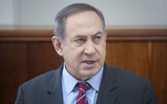 Prime Minister Benjamin Netanyahu leads the weekly cabinet meeting at his office in Jerusalem, March 26, 2017. (Marc Israel Sellem/Pool)