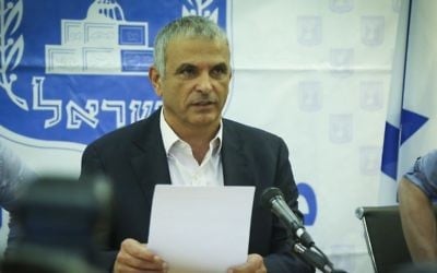 Finance Minister Moshe Kahlon during a press conference at the Finance Ministry in Tel Aviv on March 30, 2017. (Flash90)