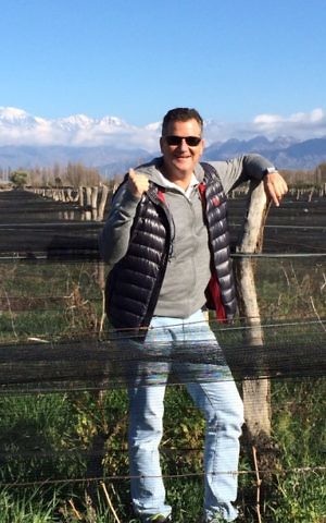 A big fan of travel and the outdoors, Dr. Gary Glassman often finds himself in new environments. (Courtesy) A big fan of travel and the outdoors, Dr. Gary Glassman often finds himself in new environments. (Courtesy)