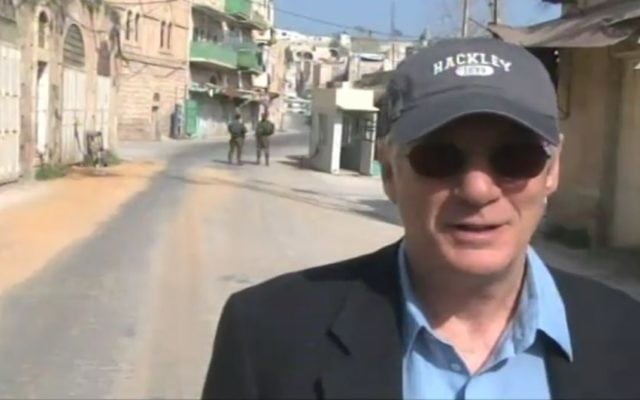 Richard Gere in Hebron's Shuhada Street, March 13, 2017. (Screen capture: Channel 2)