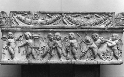 This undated photo provided by Staatliche Museen zu Berlin shows a Roman children sarcophagi, an art peace from the art collection of German-Jewish publisher Rudolf Mosse. (Staatliche Museen zu Berlin via AP)