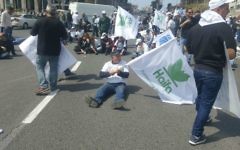 Haifa Chemicals workers protesting ammonia tank closure in Tel Aviv (Courtesy: Tal Gimpel)