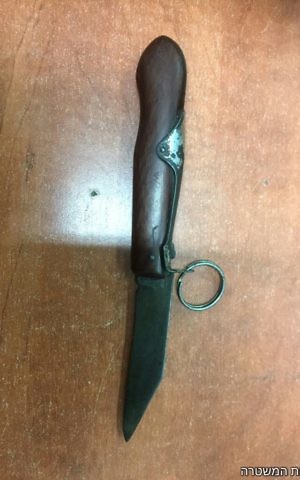 A knife Border Police forces said they found on a Palestinian youth in Hebron during a search, March 15, 2017. (Israel Police)