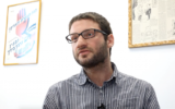 Raphael Ahren speaks at the Times of Israel office in Jerusalem, March 26, 2017. (Dennis Zinn)
