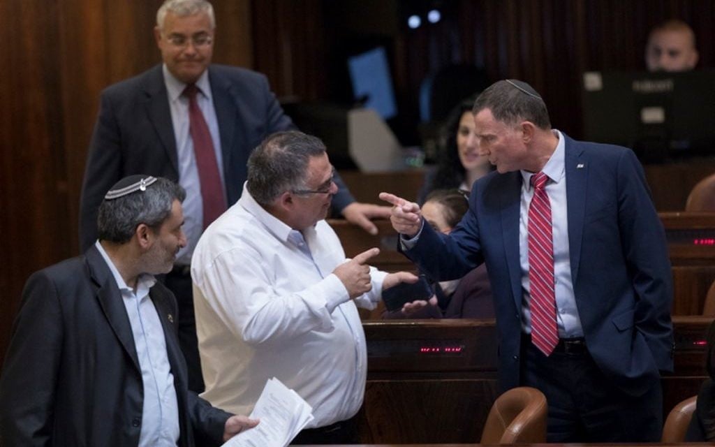 Knesset Speaker Yuli Edelstein (R) speaks with MK David Bitan at the Knesset, January 18, 2017. (Yonatan Sindel/Flash90) Knesset Speaker Yuli Edelstein (R) speaks with MK David Bitan at the Knesset, January 18, 2017. (Yonatan Sindel/Flash90)
