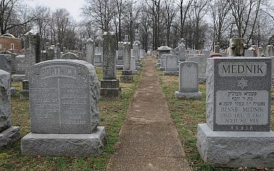 Headstones at the vandalized Chesed Shel Emeth Cemetery in University City, Mo., Feb. 22, 2017. (Michael Thomas/ Getty Images)