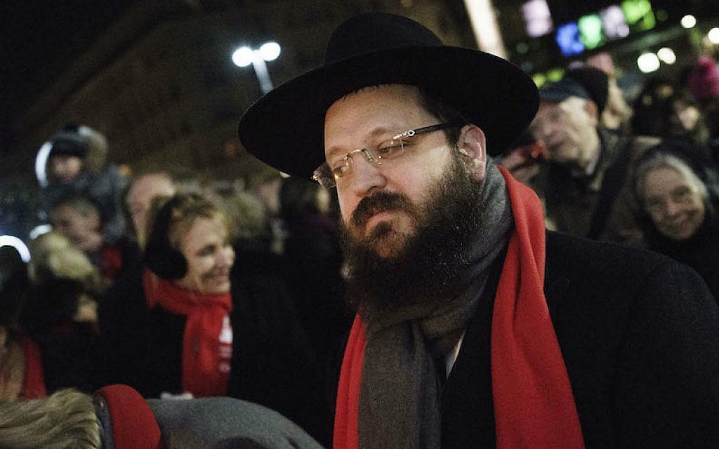 Rabbi Yehuda Teichtal at a Hanukkah ceremony at the Brandenburg Gate in Berlin, December 6, 2015. (Carsten Koall/Getty Images/via JTA) Rabbi Yehuda Teichtal at a Hanukkah ceremony at the Brandenburg Gate in Berlin, December 6, 2015. (Carsten Koall/Getty Images/via JTA)