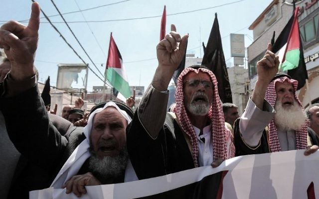 Palestinian supporters of the Islamic Jihad terror group take part in a protest in the southern Gaza Strip town of Khan Yunis on April 7, 2017. (AFP Photo/Said Khatib) Palestinian supporters of the Islamic Jihad terror group take part in a protest in the southern Gaza Strip town of Khan Yunis on April 7, 2017. (AFP Photo/Said Khatib)