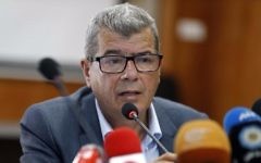 Palestinian Authority official Issa Qaraqe gives a press conference in Ramallah on the large number of Palestinians staging hunger strikes in Israeli jails on April 19, 2017. (AFP/Abbas Momani)