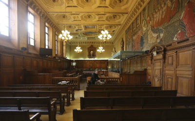 A Paris courthouse, with its bulletproof dock, prior to the start of the trial of a jihadist cell known as the "Cannes-Torcy cell," long considered one of the most dangerous in France, whose members targeted police and military installations as well as a Jewish grocery in 2012, on April 20, 2017. (Jacques Demarthon/AFP)
