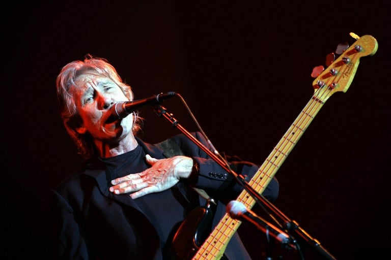 Roger Waters, British rock legend and co-founder of the group Pink Floyd, performs during a concert in Neve Shalom, 30 kms from Jerusalem in June 22, 2006. (AFP PHOTO / DAVID FURST) Roger Waters, British rock legend and co-founder of the group Pink Floyd, performs during a concert in Neve Shalom, 30 kms from Jerusalem in June 22, 2006. (AFP PHOTO / DAVID FURST)