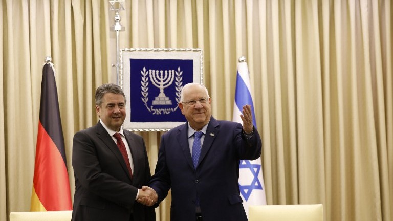 President Reuven Rivlin (R) shakes hands with German Foreign Minister Sigmar Gabriel during a meeting at the presidential compound in Jerusalem on April 25, 2017. (AFP PHOTO / GALI TIBBON) President Reuven Rivlin (R) shakes hands with German Foreign Minister Sigmar Gabriel during a meeting at the presidential compound in Jerusalem on April 25, 2017. (AFP PHOTO / GALI TIBBON)