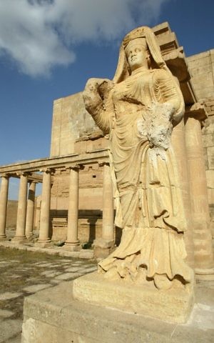 This file photo taken on April 21, 2003 shows the statue of 'The Lady of Hatra' at the ancient Iraqi city of Hatra. (AFP Photo/Philippe Desmazes) This file photo taken on April 21, 2003 shows the statue of 'The Lady of Hatra' at the ancient Iraqi city of Hatra. (AFP Photo/Philippe Desmazes)
