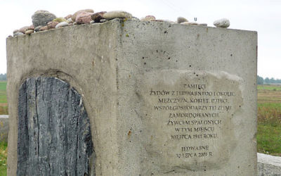 Memorial in Jedwabne, Poland dedicated to Jews who were murdered here on July 10, 1941. (Fczarnowski, CC-BY-SA, via wikipedia)