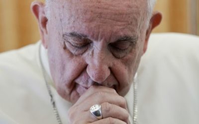 Pope Francis talks to journalists during a press conference he held on his return flight from Cairo to Rome, Saturday, April 29, 2017 (AP Photo/Gregorio Borgia) 