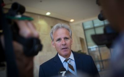 Kulanu Knesset member Michael Oren speaks to press in the Israeli parliament, July 29, 2015. (Miriam Alster/Flash90) Kulanu Knesset member Michael Oren speaks to press in the Israeli parliament, July 29, 2015. (Miriam Alster/Flash90)
