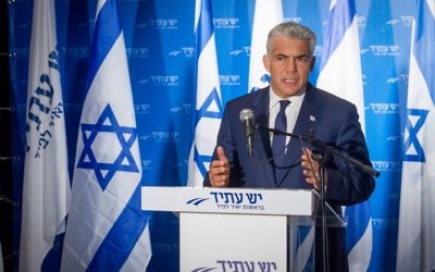 Leader of Yesh Atid party MK Yair Lapid speaks during a press conference in Tel Aviv, April 3, 2017. (Flash90)