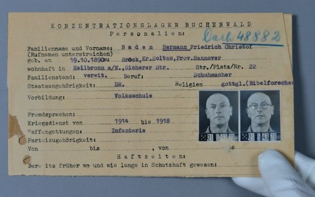 Prisoner identification cards were kept in the so-called “registry offices” of the concentration camps and showed a prisoner’s personal data, the reason for his/her incarceration and a physical description. (Andreas Greiner-Napp/ITS) 