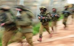 Illustrative image of soldiers of the Nahal Brigade during military training, Northern Israel. April 1, 2009.  (IDF Spokesperson / Flash 90.)