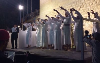 Priests recite biblical priestly blessing following the demonstration Passover sacrifice, Jerusalem, April 6, 2017 (Alexander Fulbright/Times of Israel)