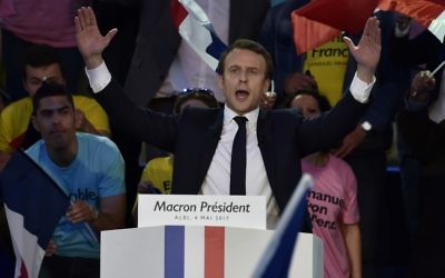 French presidential election candidate for the En Marche ! movement, Emmanuel Macron delivers a speech during a campaign meeting at the Place du Vigan in Albi southwestern France, on May 4, 2017. (AFP PHOTO / PASCAL PAVANI)