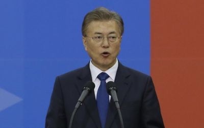 Newly elected South Korean President Moon Jae-in speaks during his inauguration ceremony at the National Assembly in Seoul on May 10, 2017. Moon was sworn in just a day after a landslide election victory, and immediately declared his willingness to visit Pyongyang amid high tensions with the nuclear-armed North. / AFP PHOTO / POOL / Ahn Young-joon
