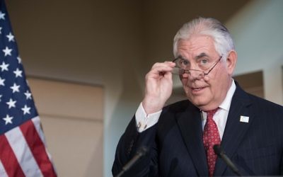 US Secretary of State Rex Tillerson arrives at the podium to address the Arctic Council 20th Anniversary Welcome Reception in Fairbanks, Alaska, on May 10, 2017. (AFP PHOTO / NICHOLAS KAMM)