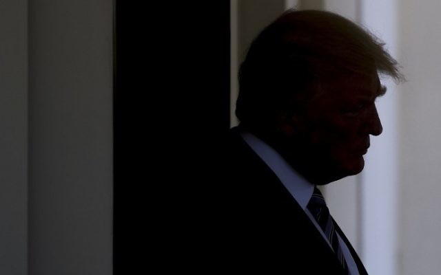 US President Donald Trump escorts Turkish President Recep Tayyip Erdogan (not pictured) to his car following meetings in the West Wing of the White House on May 16, 2017. (AFP Photo/Saul Loeb) US President Donald Trump escorts Turkish President Recep Tayyip Erdogan (not pictured) to his car following meetings in the West Wing of the White House on May 16, 2017. (AFP Photo/Saul Loeb)