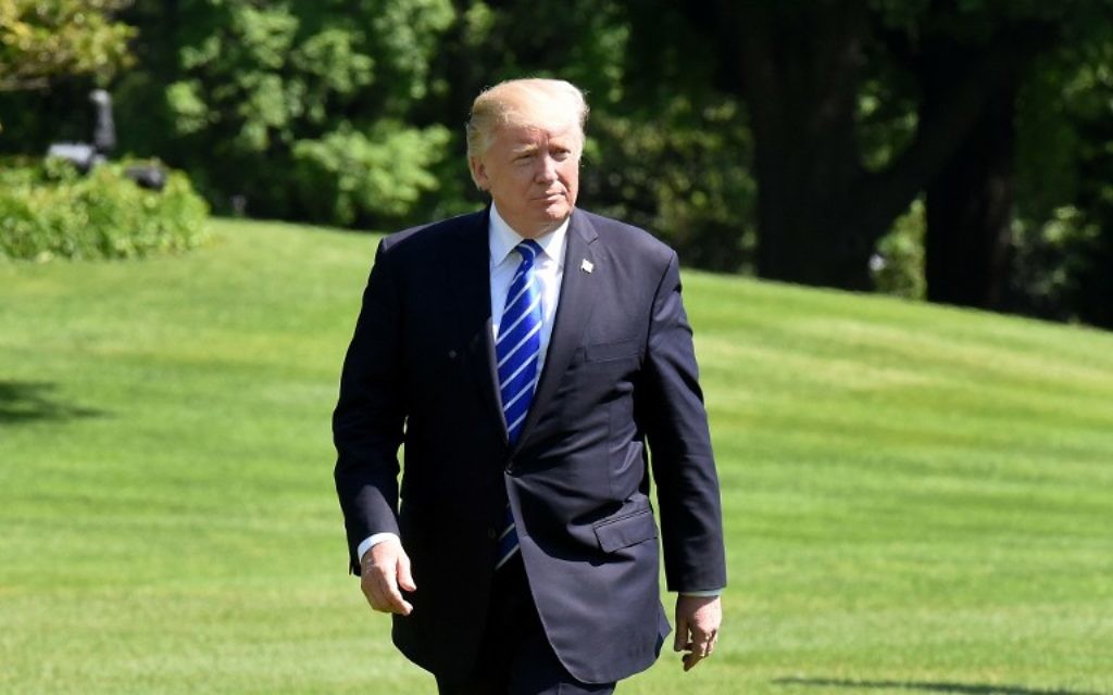 US President Donald Trump returns to the White House, in Washington, DC. May 17, 2017. (AFP/Olivier Douliery)