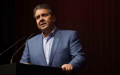 German Foreign Minister Sigmar Gabriel delivers a speech during the Protestant church day (Kirchentag) event at the City Cube in Berlin on May 26, 2017. (AFP Photo/dpa/Lino Mirgeler)