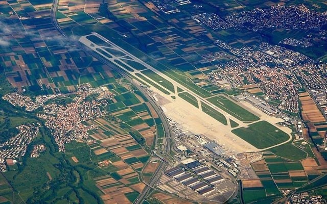 An aerial view of the Stuttgart airport. (CC BY-SA 3.0 Wikimedia commons)