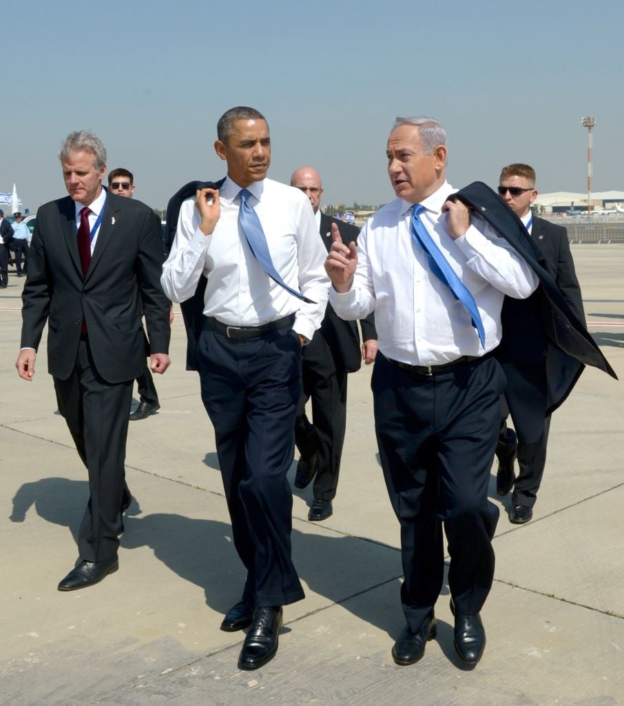 Then-Israeli ambassador Michael Oren, left, accompanies US president Barack Obama and PM Netanyahu minutes after Obama arrived at Ben Gurion Airport, March 2013 (GPO) Then-Israeli ambassador Michael Oren, left, accompanies US president Barack Obama and PM Netanyahu minutes after Obama arrived at Ben Gurion Airport, March 2013 (GPO)