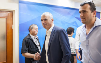 Finance Minister Moshe Kahlon arrives at the weekly cabinet meeting at the Prime Minister office in Jerusalem on May 3, 2017. (Emil Salman/POOL)
